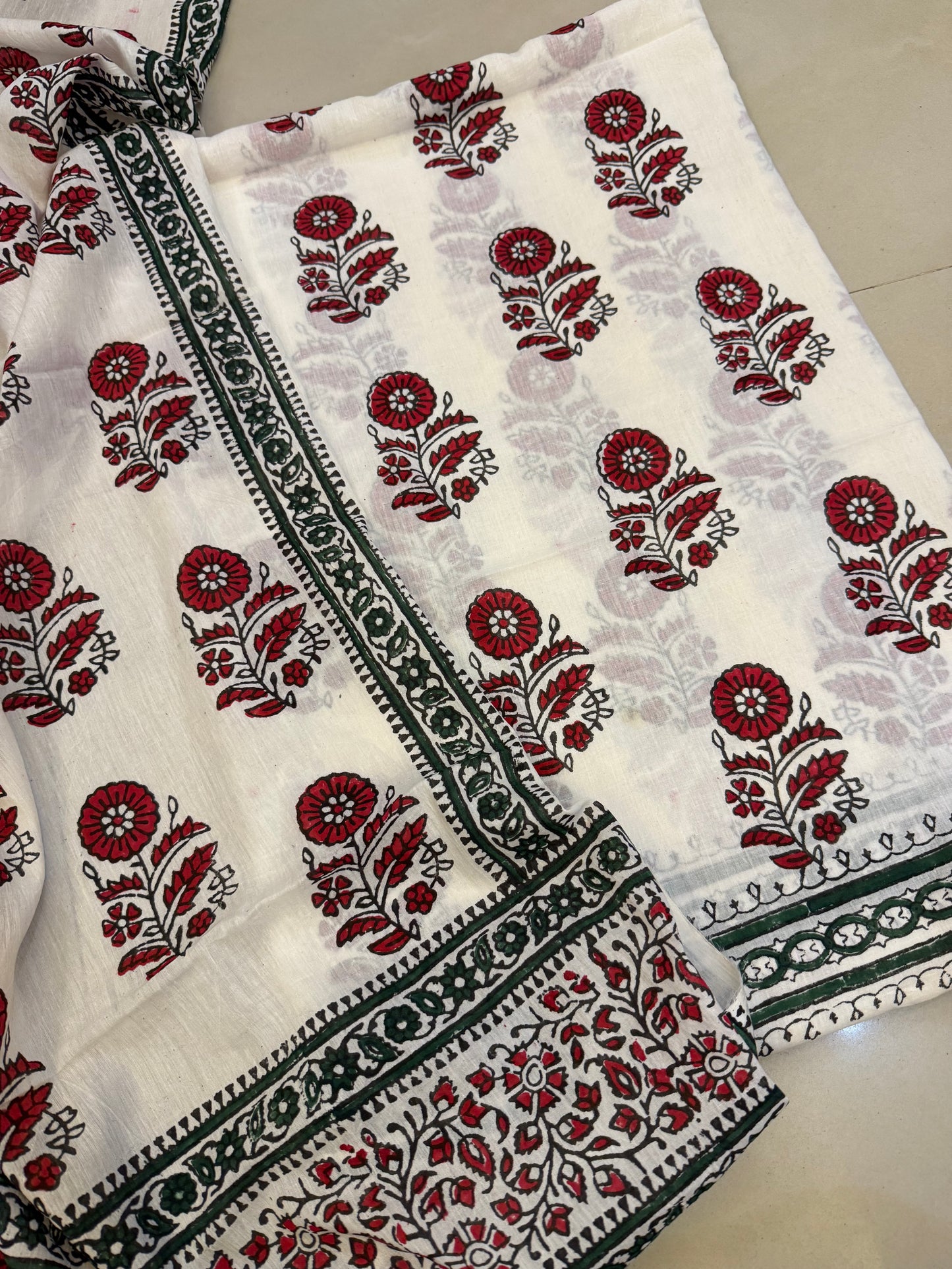 Block print lawn shirt & dupattaRed & green