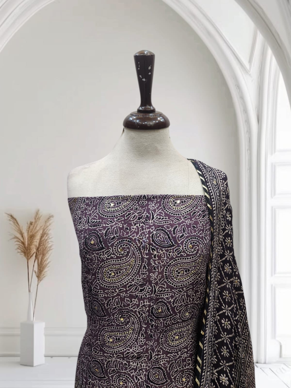 Raw Silk with medium silk mukesh 2pc