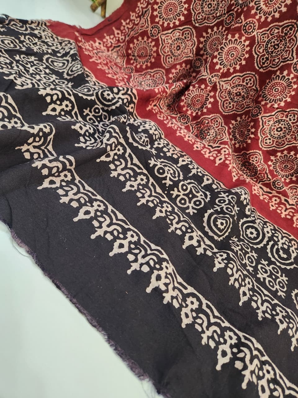 Exclusive Lawn Stoller scarf