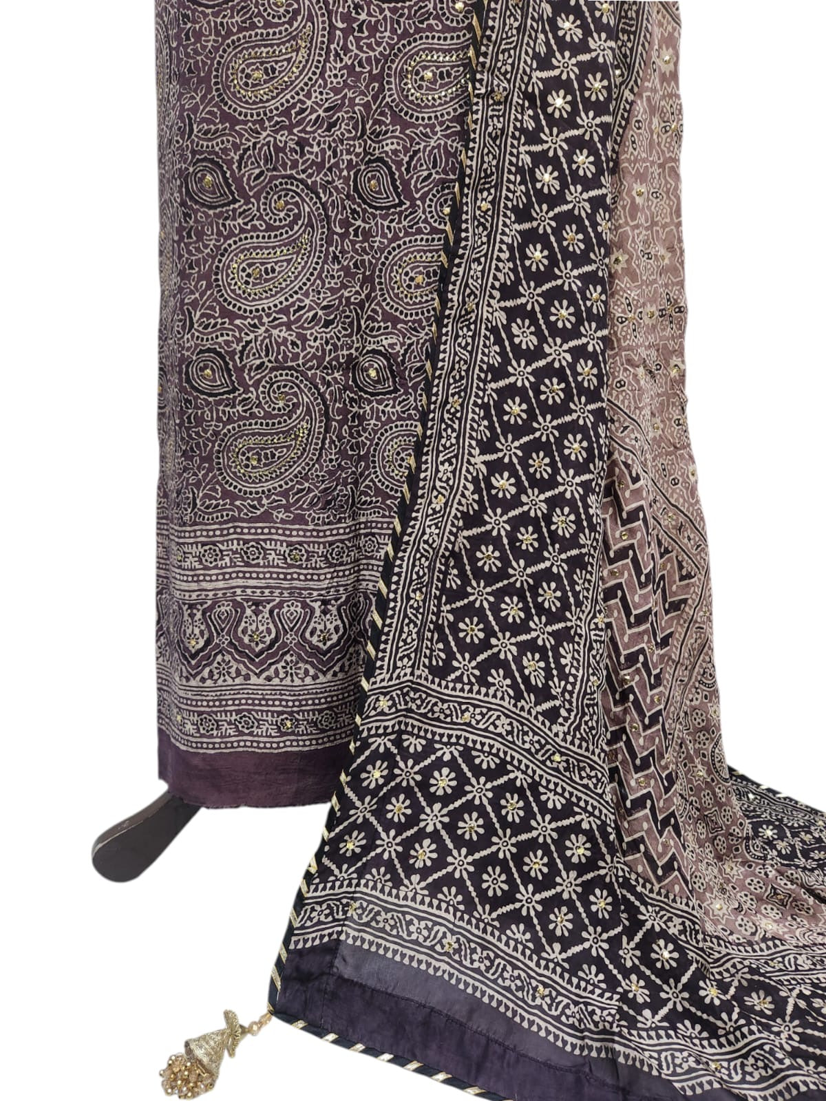 Raw Silk with medium silk mukesh 2pc