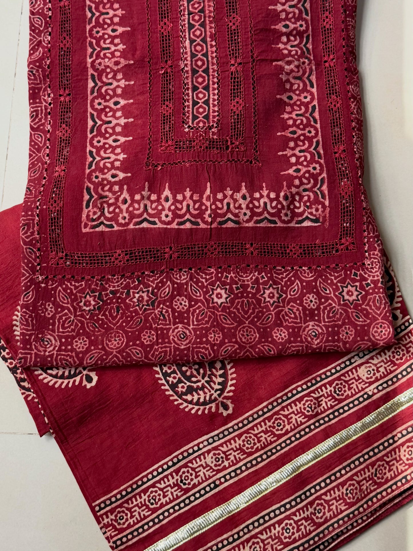 Exclusive lawn shirt with Farshi shalwar