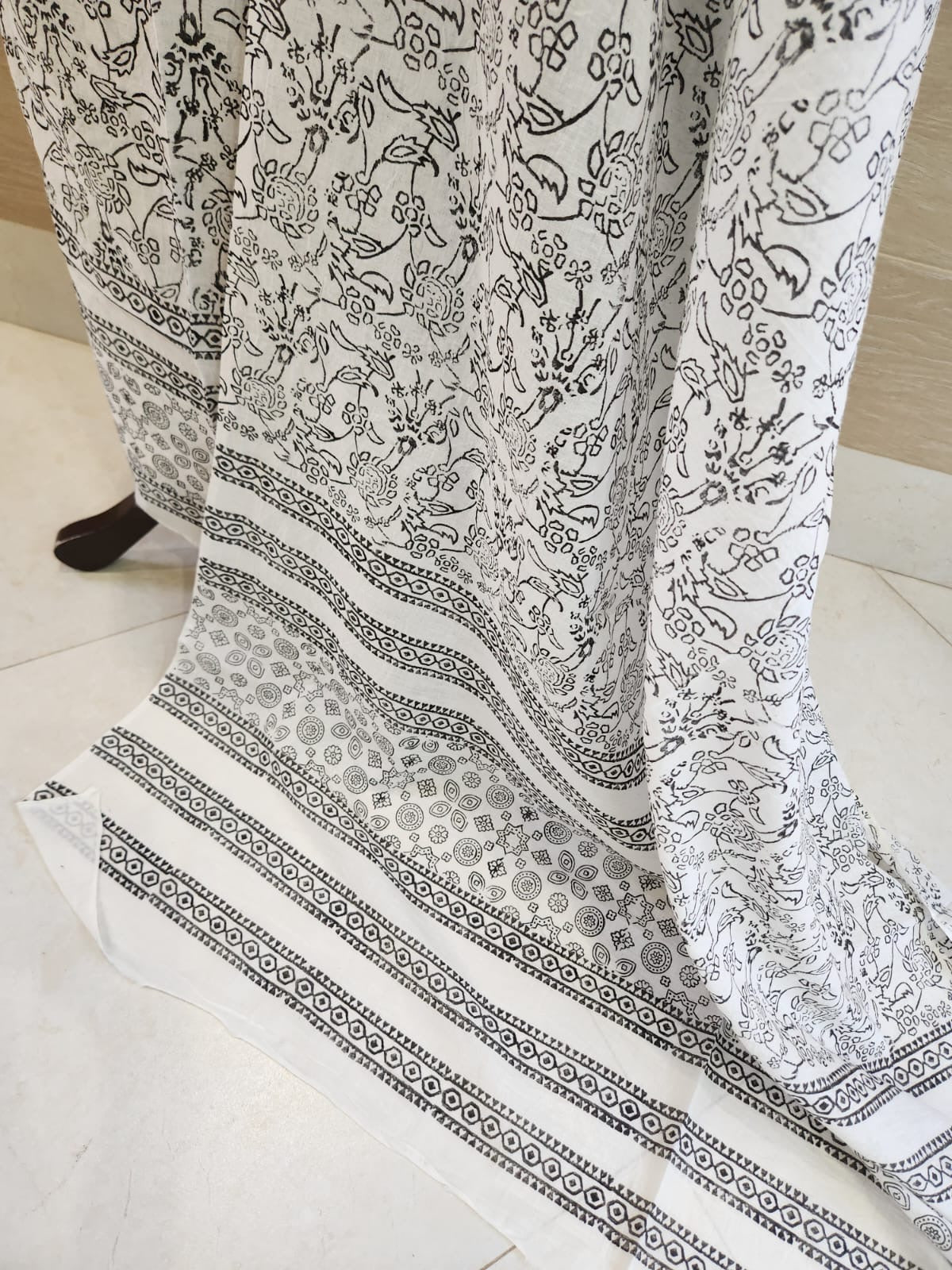 White & black lawn block print 2pc (advance payment)