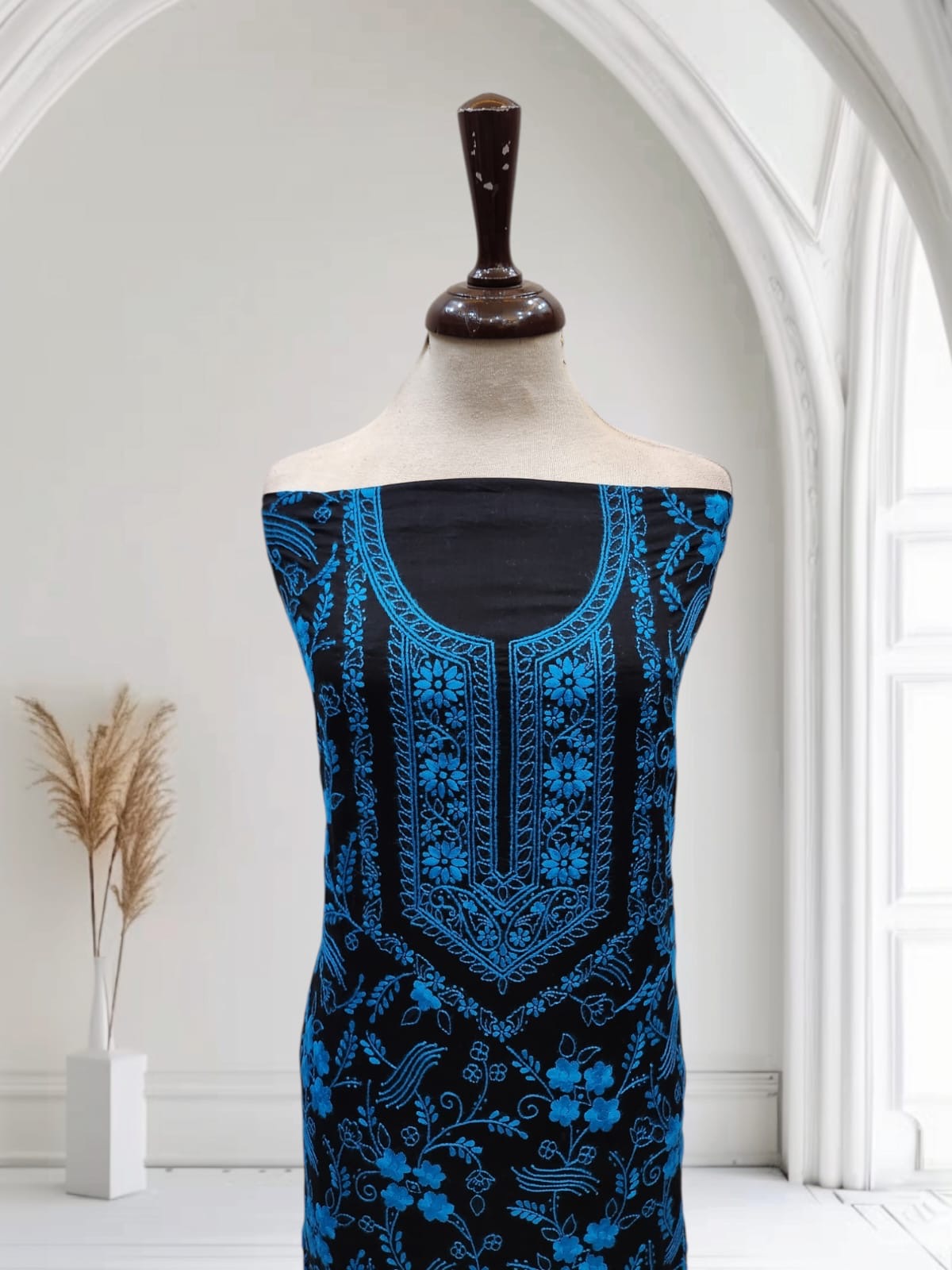 Kuch khaas wali lawn hand embroidered shirt