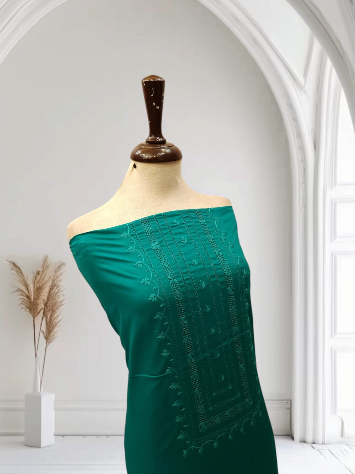 Tarkashi Lawn solid shade