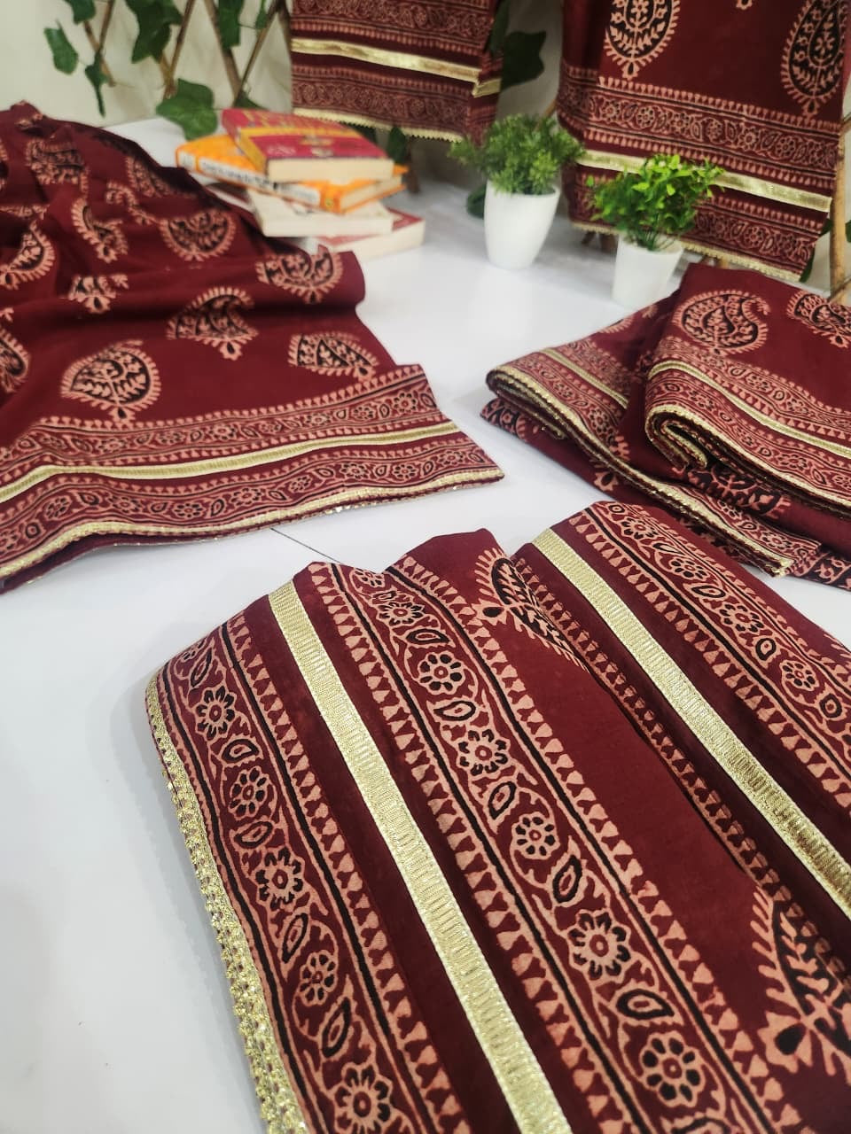 Lawn Farshi shalwar (advance Payment)