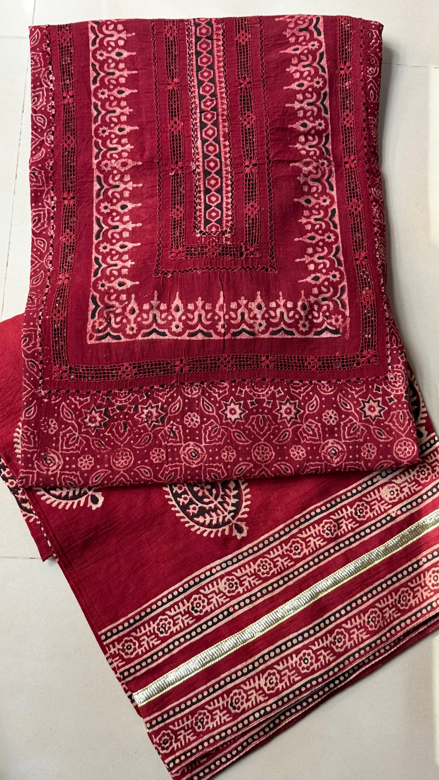 Exclusive lawn shirt with Farshi shalwar