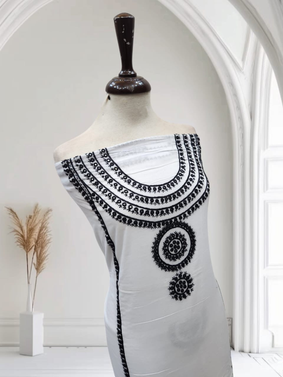 Best selling shirt for mirrors lover lawn hand embroidered shirt
