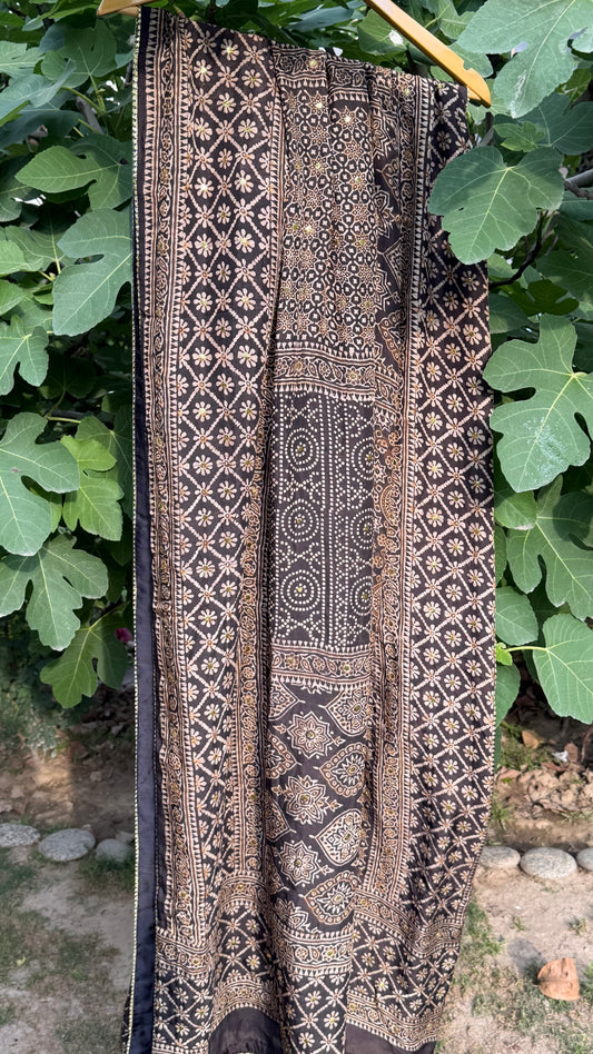 Medium silk dupatta with Mukesh