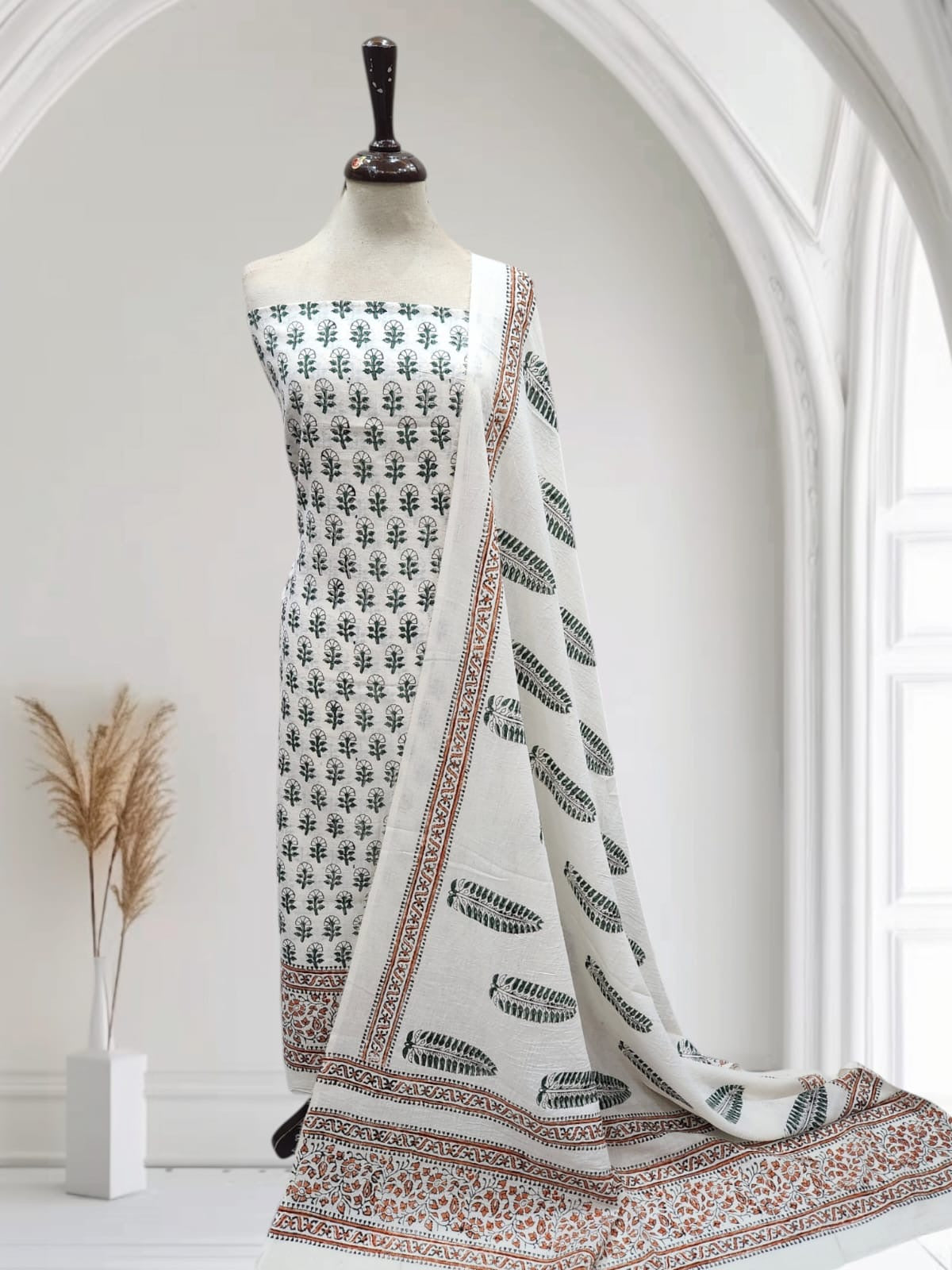 Exclusive Lawn shirt with dupatta block print