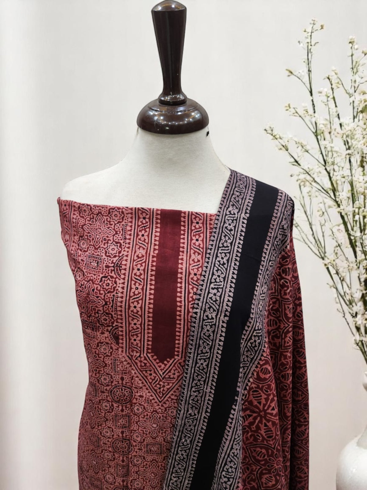 Neckline Natural Dyed Lawn 2pc