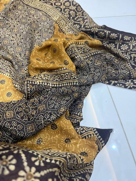 Medium Silk Natural dyed simple Shawl