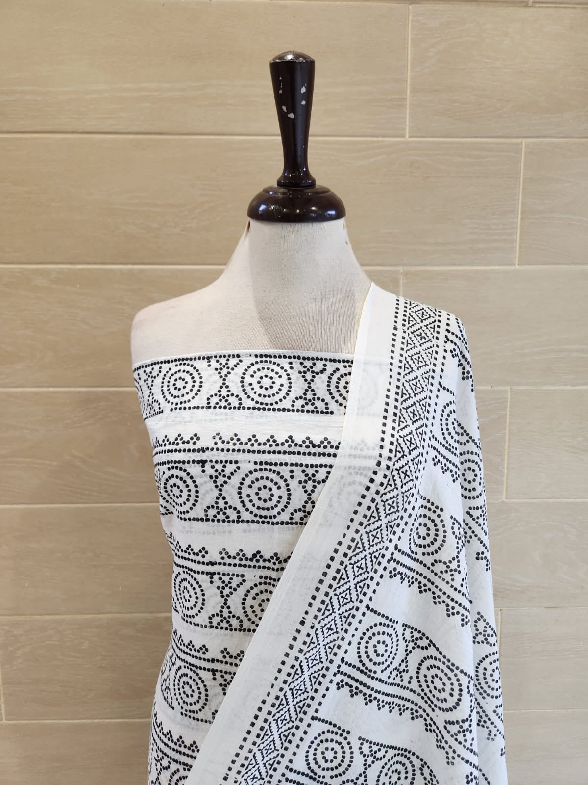 White & black lawn block print 2pc (advance payment)
