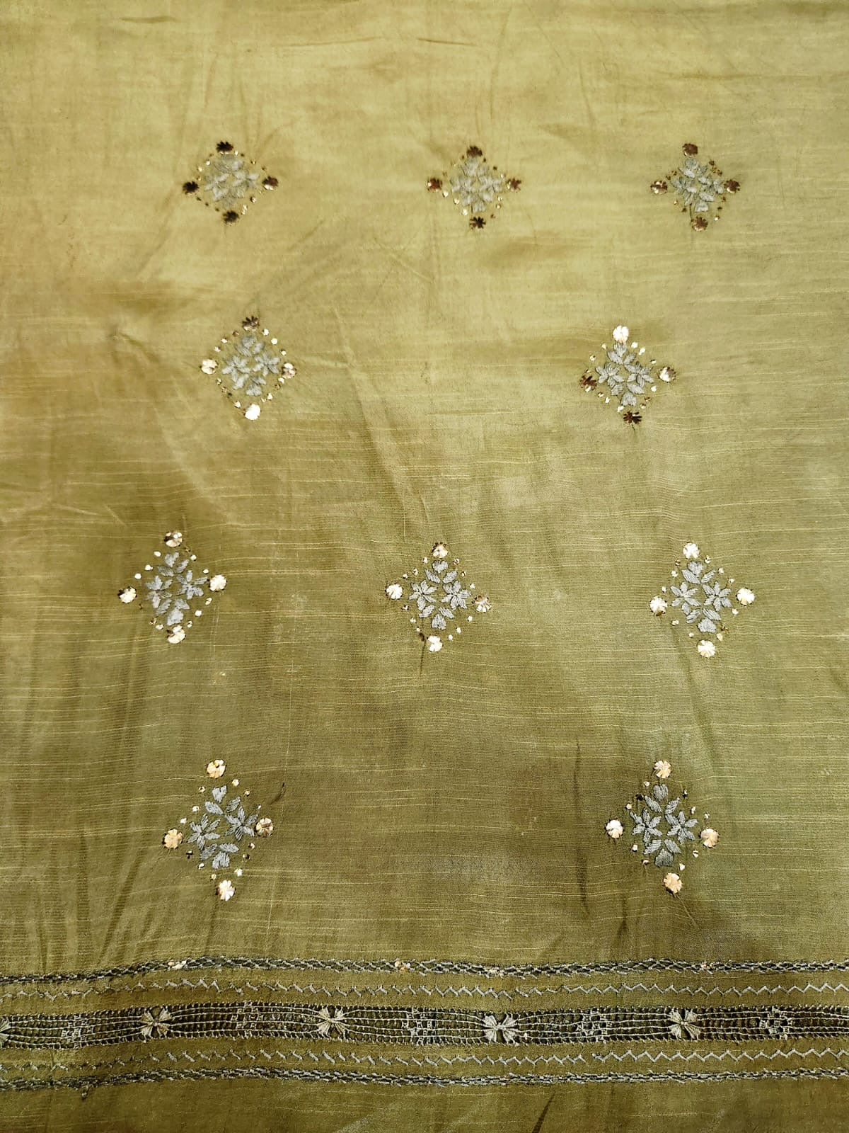Dried Olives 🫒 Raw silk Tarkashi with Mukesh