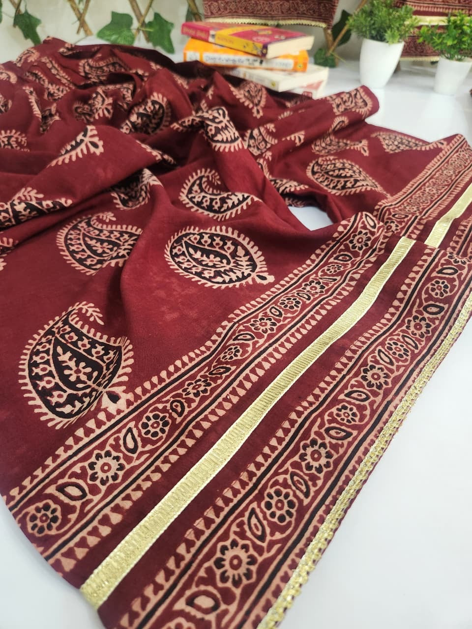 Lawn Farshi shalwar (advance Payment)