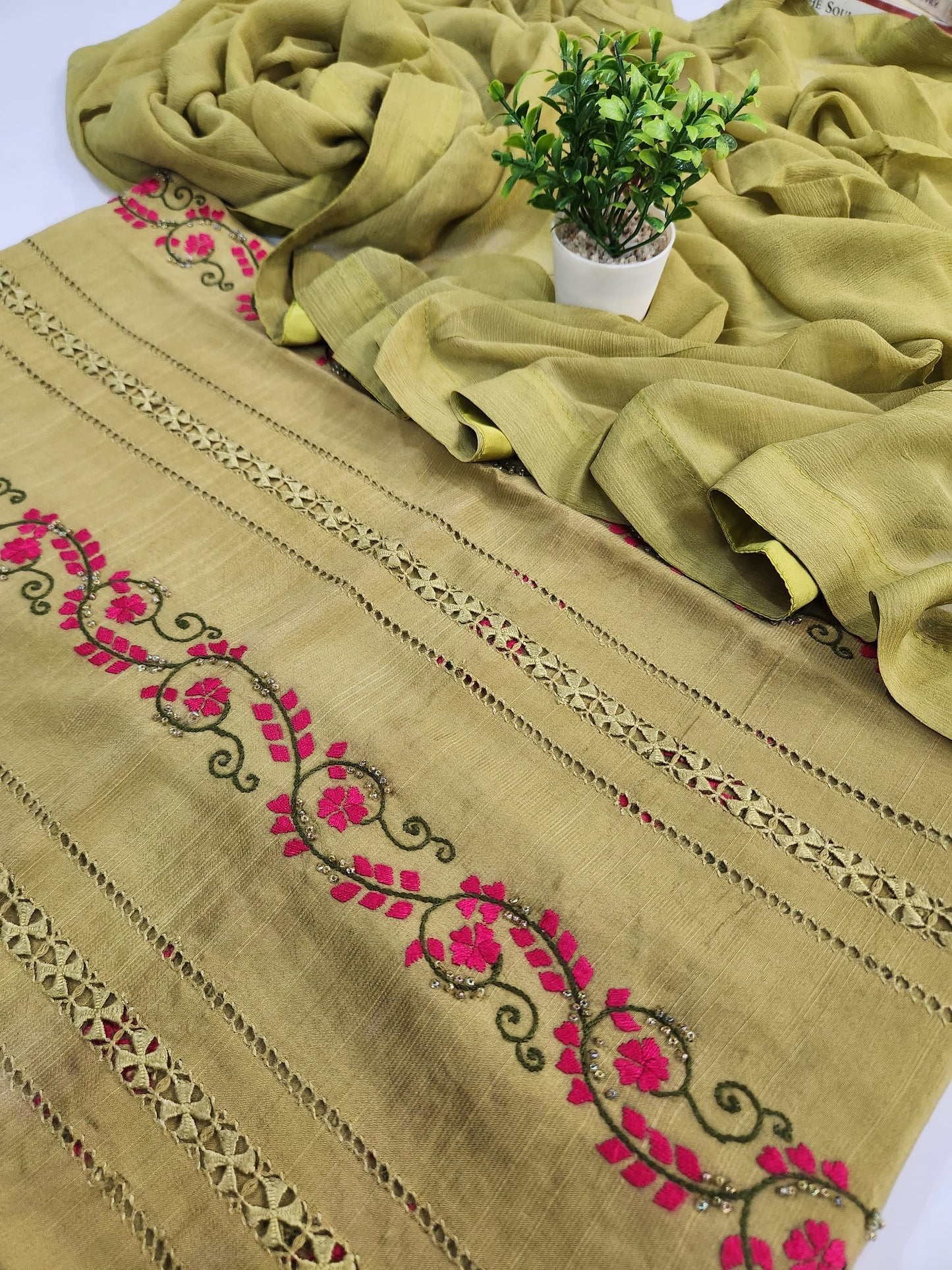 Premium Raw Silk tarkashi 3pc Advance payment
