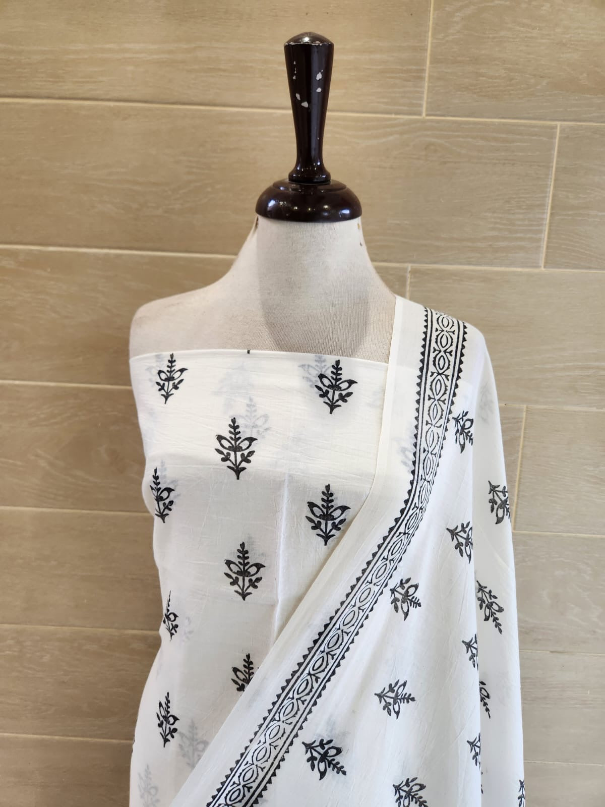 White & black lawn block print 2pc (advance payment)