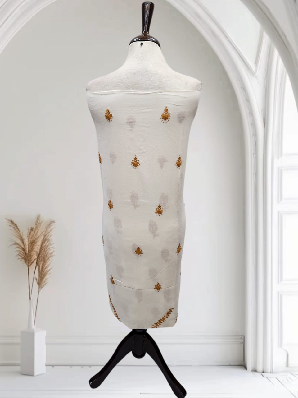 Lawn shirt with heavy embroidered sleeves