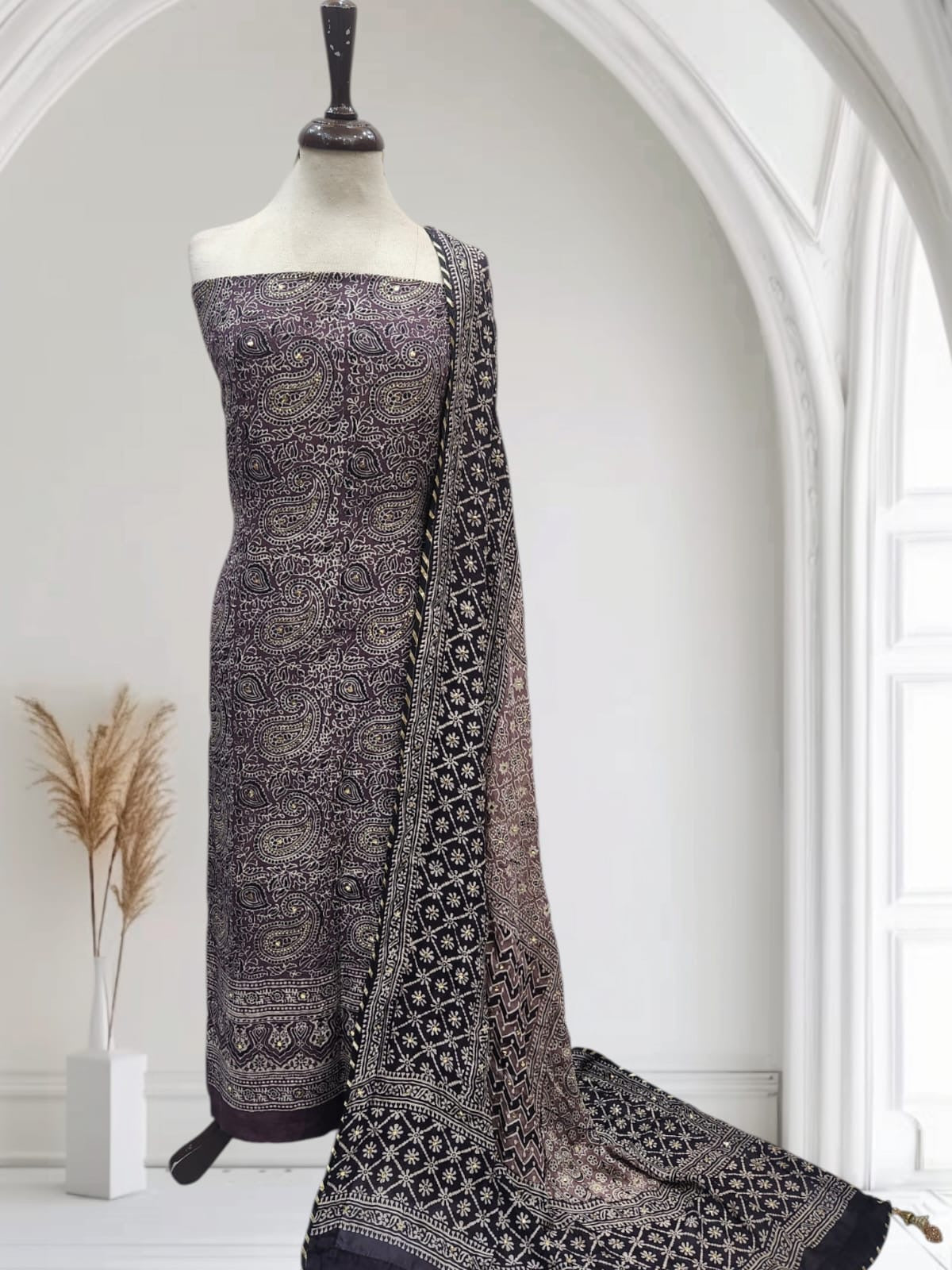 Raw Silk with medium silk mukesh 2pc