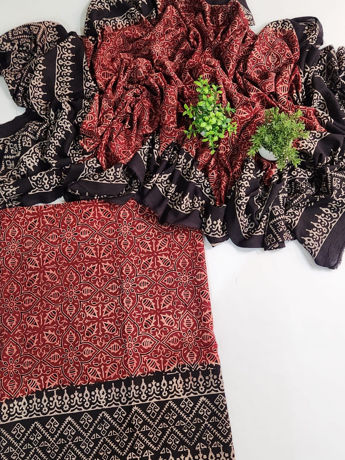 Lawn Natural Dyed Shirt dupatta