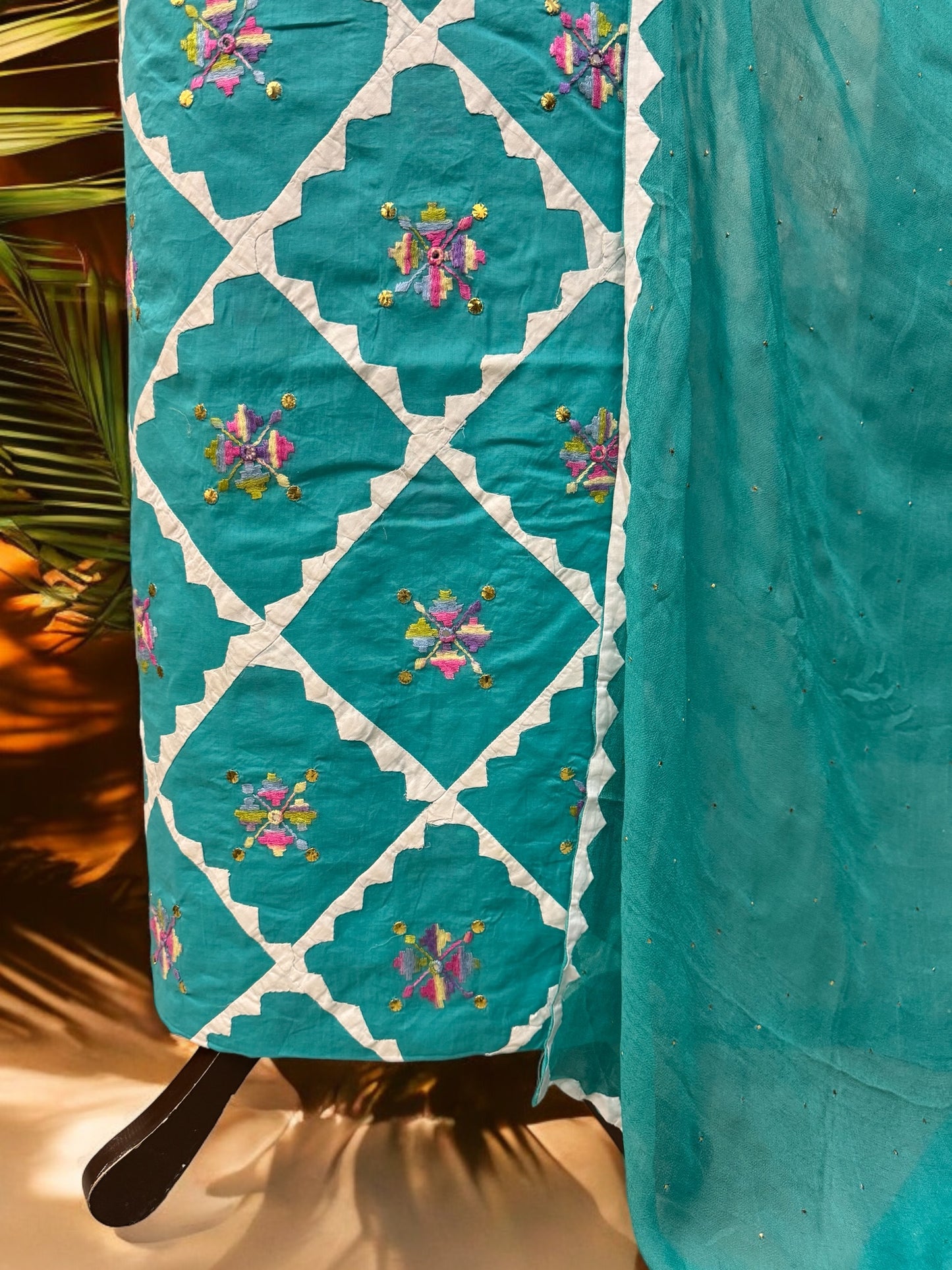 Mukesh with Applique 2pc