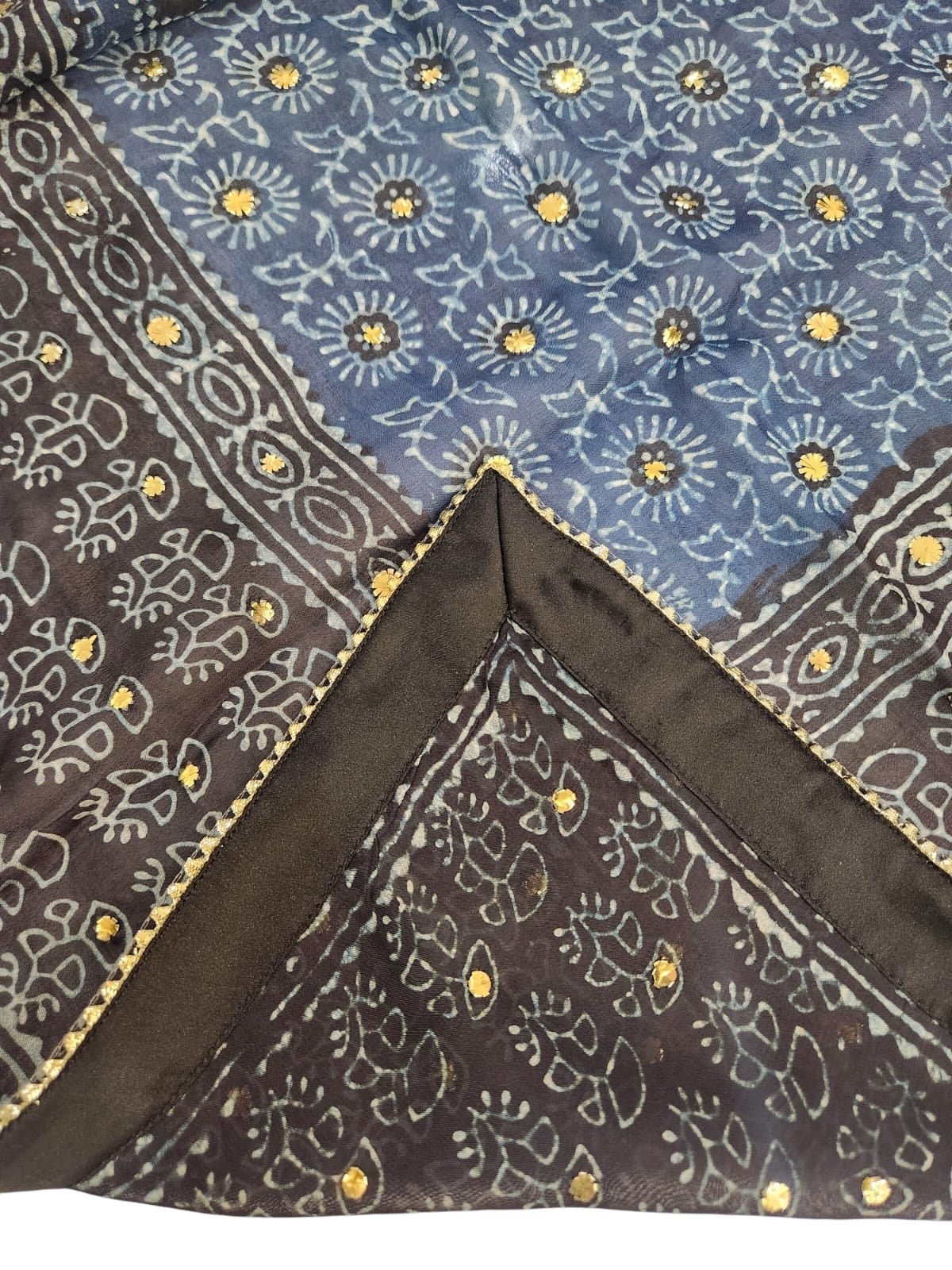 Medium silk Mukesh Natural dyed shawl